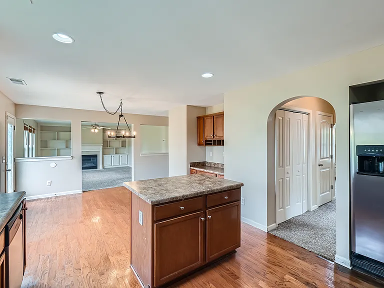 1071 McDuffie Cir — Photo 11