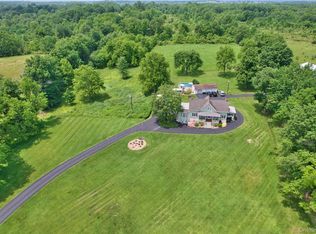 69 Lippincott Rd, Wallkill, NY 12589