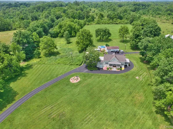 69 Lippincott Road, Wallkill, NY 12589