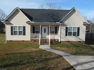 602 Sunset Dr, Randleman, NC 27317