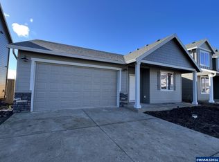 11206 Blueberry Loop NE, Donald, OR 97020
