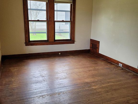 3rd image of 1205 Jefferson St