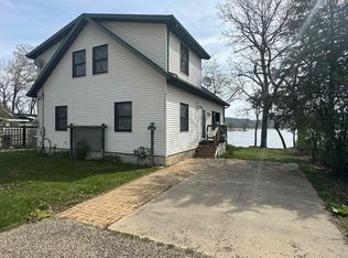 364 River View Rd, Guttenberg, IA 52052