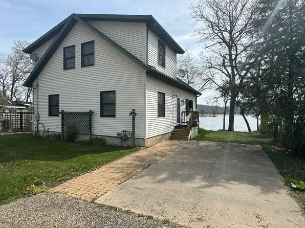 364 River View Rd, Guttenberg, IA 52052