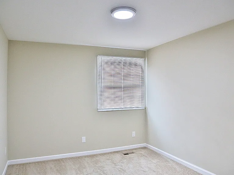REMODELED Townhouse 1375