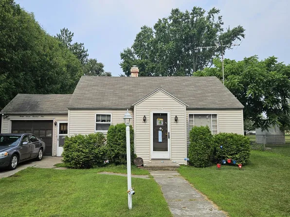 3709 15th St, Menominee, MI 49858