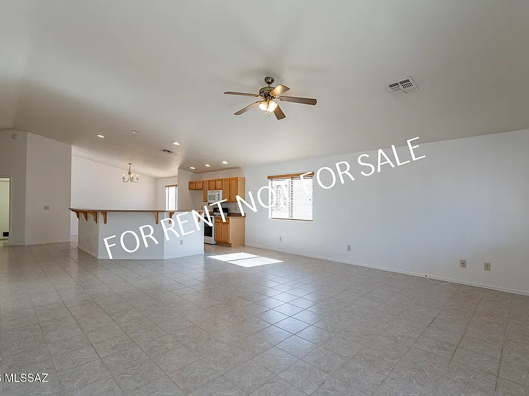 2439 W Rousseau St — Photo 8