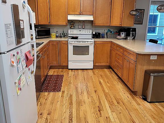 3rd image of 1728 Sage Ln