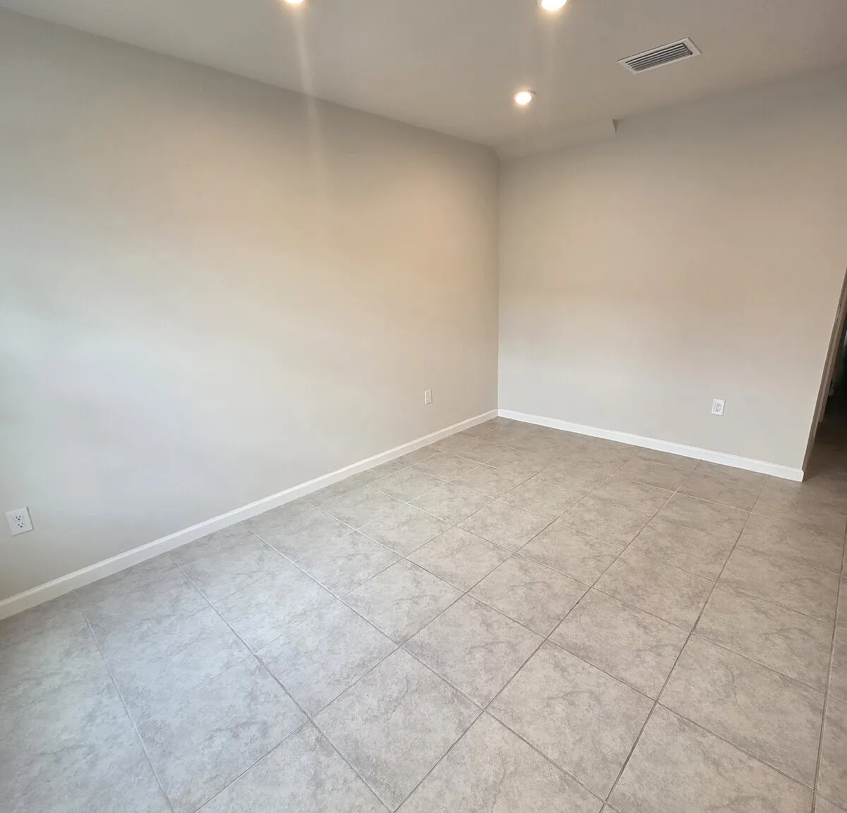 3 bed, 2.5 bath, 1632 sqft, $2,000 — Photo 4