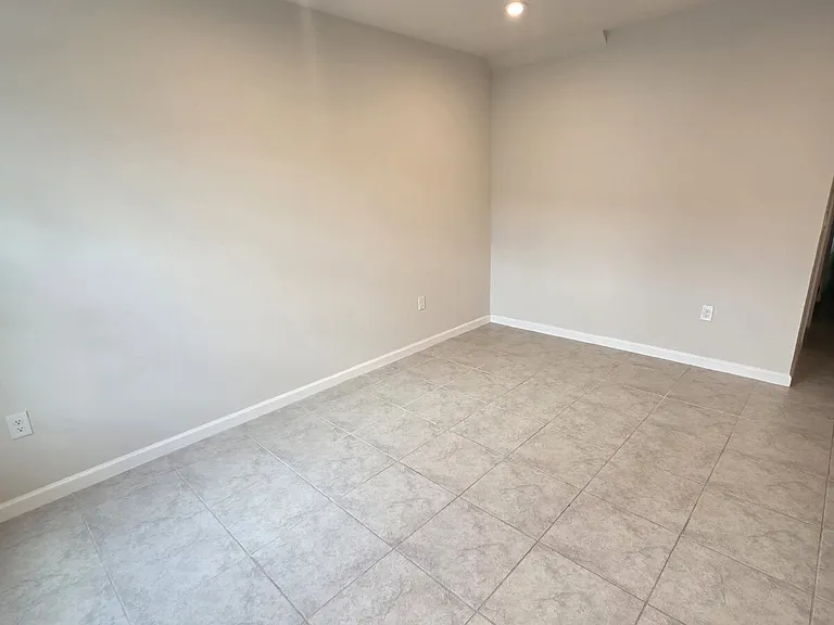 12040 Grizzly Ln — Photo 4