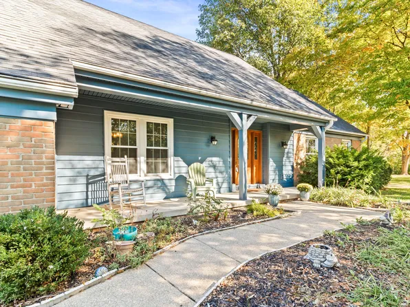 7470 Gatestone Ln, Columbus, OH 43235