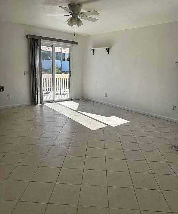 2nd image of 1511 Maxwell Ln