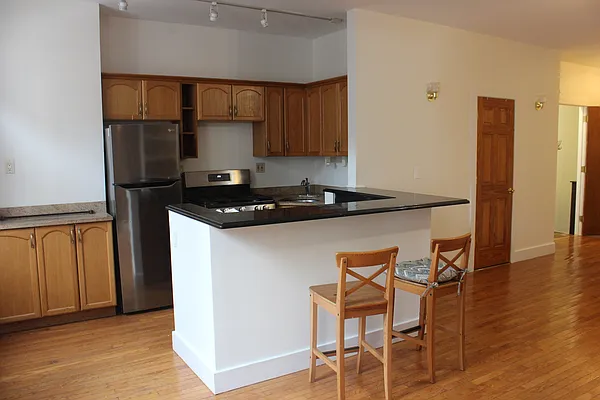 Rented by REMAX Elite | media 4