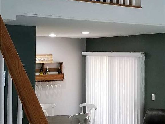 5th image of 42 Briar Hill Ct