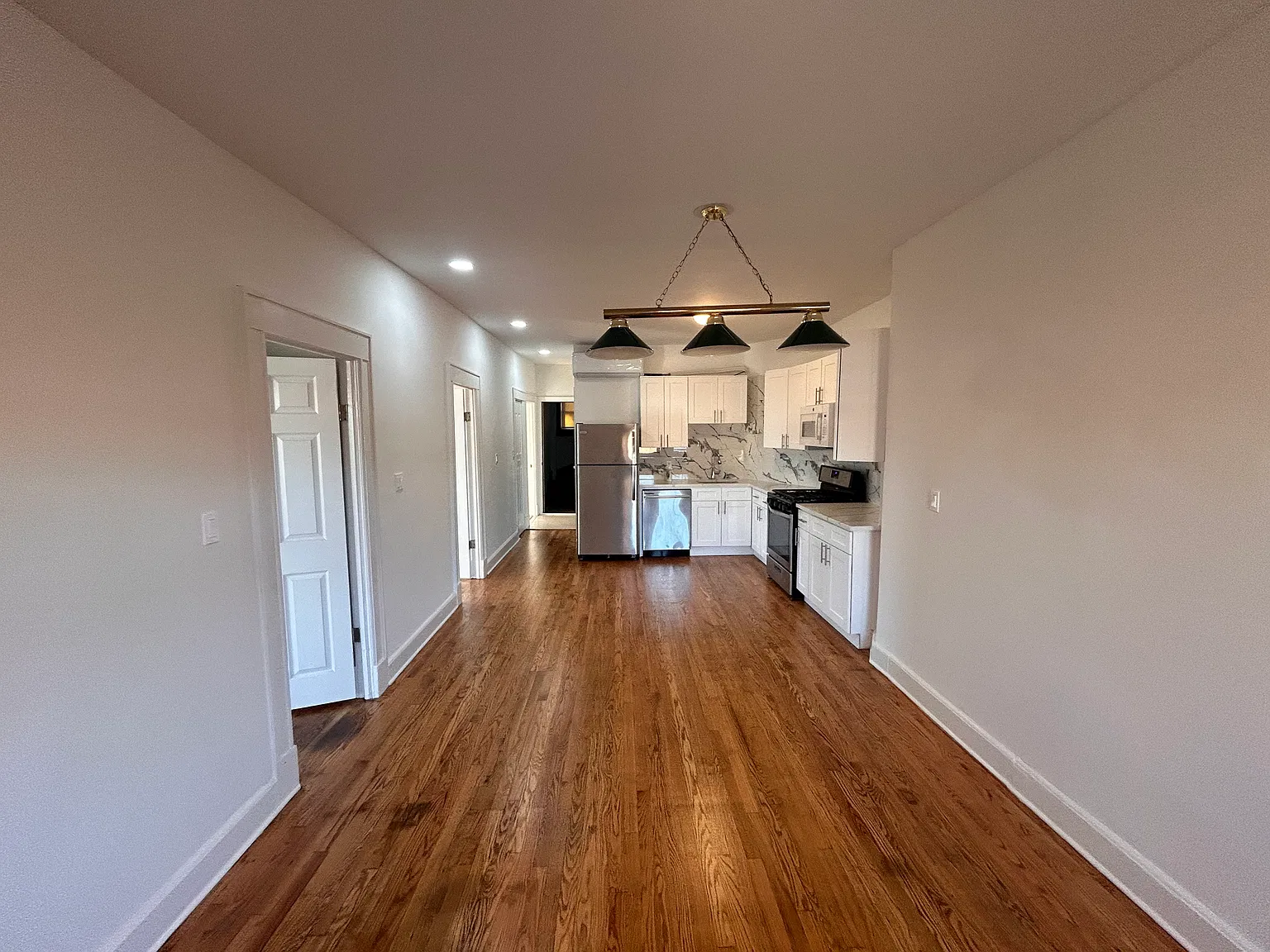 3 bed, $3,000 — Photo 3