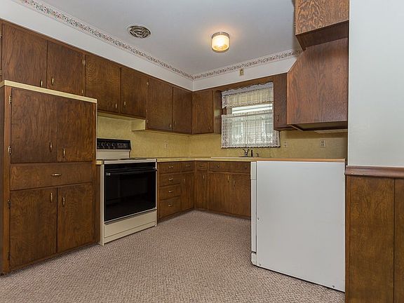 5th image of 5063 S 129th St