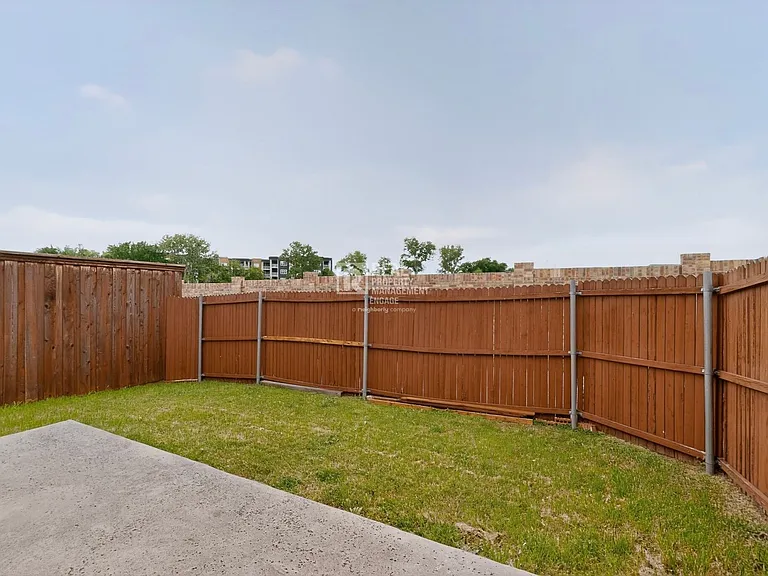 963 Cougar Dr — Photo 47