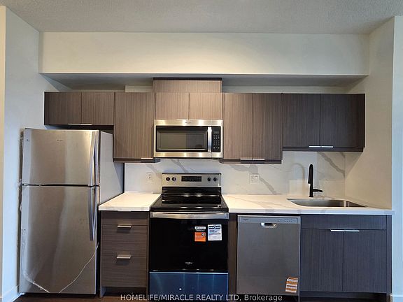 2nd image of 2825 Jane St #910