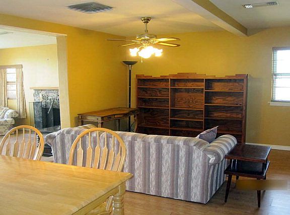 5th image of 1007 E Avenue A