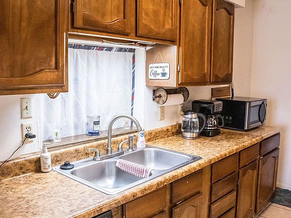 3rd image of 3044 Wedgewood Dr