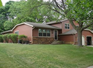 914 Nancy Rd, Waterloo, IA 50701