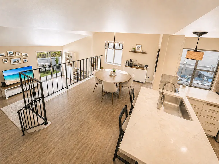 8775 Gilman Dr #D — Photo 2