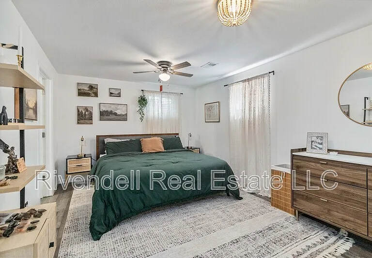 5766 W Elmhurst Dr — Photo 9