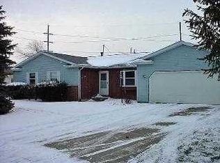 13755 Larch Ct, Bowling Green, OH 43402