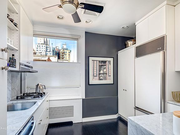 4th image of 26 E 63rd St APT 4A