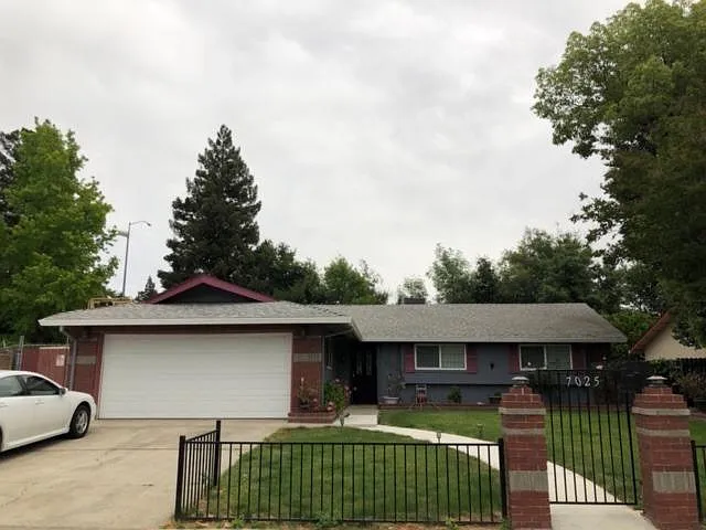 7025 Reichmuth Way photo 1