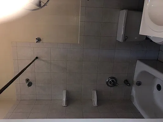 Rented by Halvatzis Realty | media 22