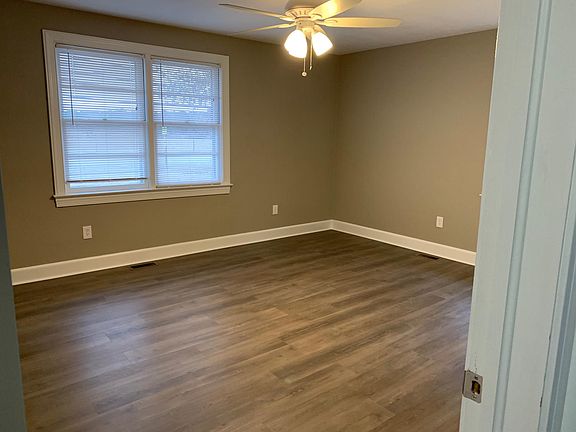 4th image of 1429 Battlefield Blvd S