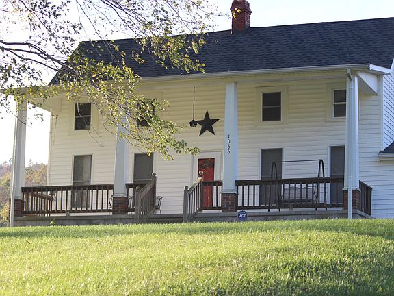 3rd image of 1066 Duncan Valley Rd