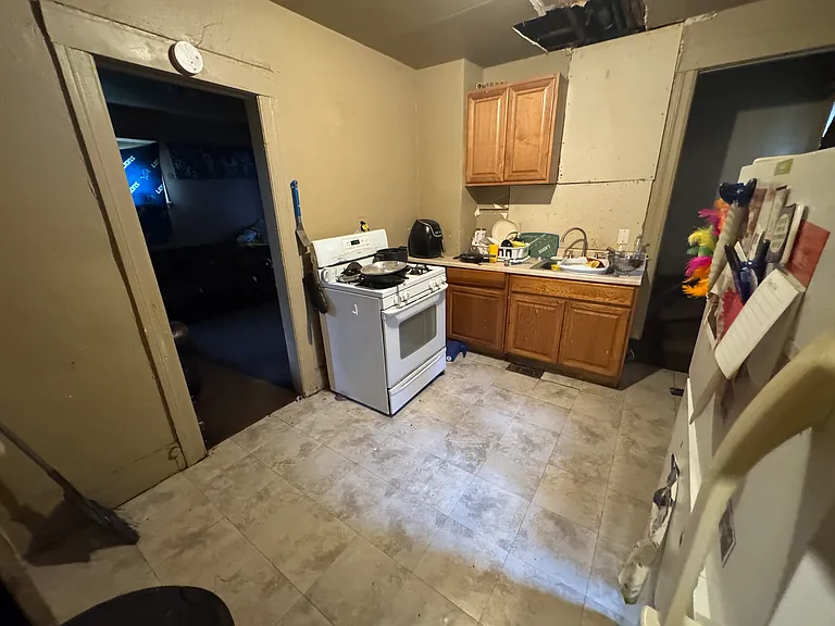 376 Highland St — Photo 11