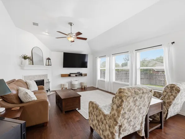 4936 Carrotwood Dr, Fort Worth, TX 76244
