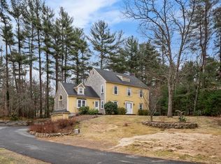 186 Cranberry Dr, Halifax, MA 02338