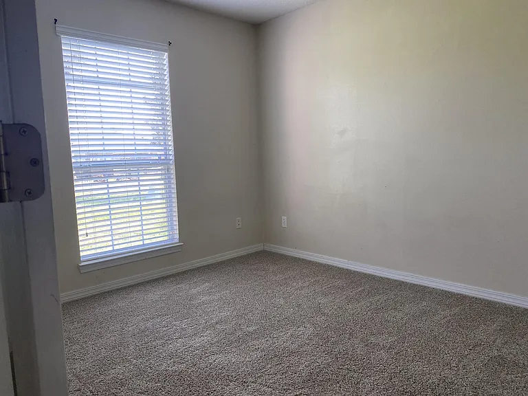 353 Peggy Dr — Photo 14
