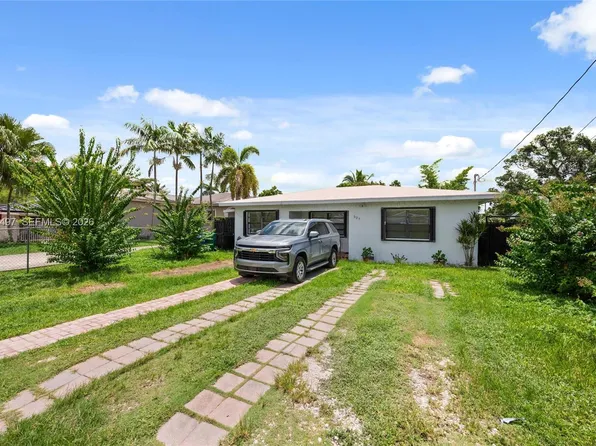327 NW 3rd St, Florida City, FL 33034
