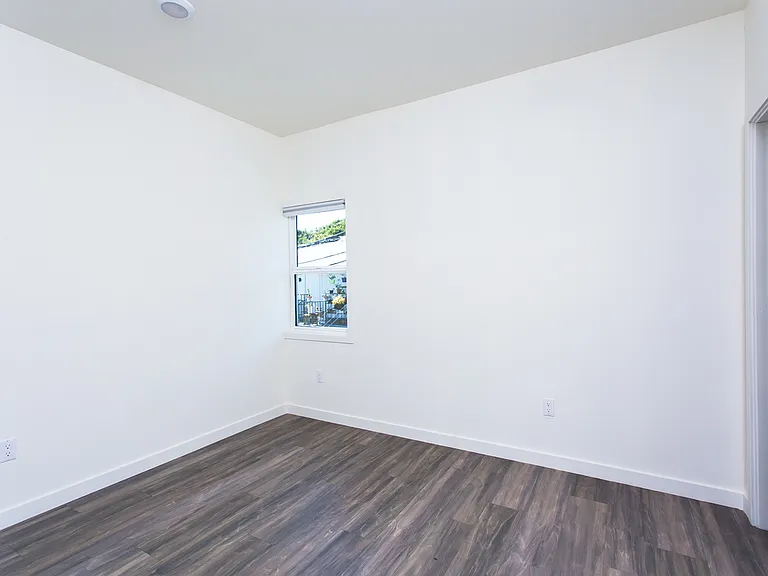 1256 Princeton St #B — Photo 8