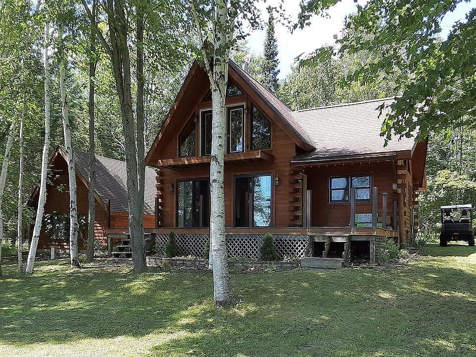 Lakefront Log Home