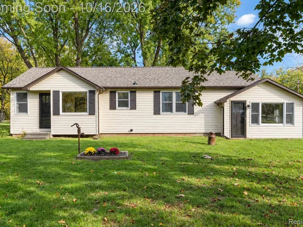 5063 Raymond Ave, Burton, MI 48509