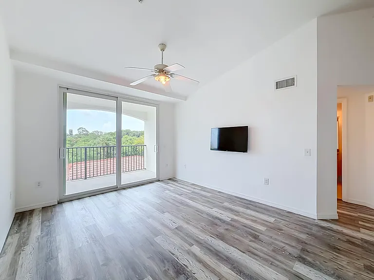 1119 Villa Ln #1119 — Photo 15