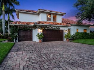 5922 Amberwood Dr, Naples, FL 34110