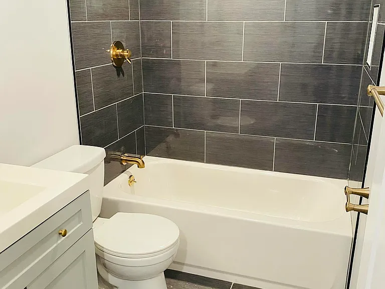 5268 NE 6th Ave #A28 — Photo 8