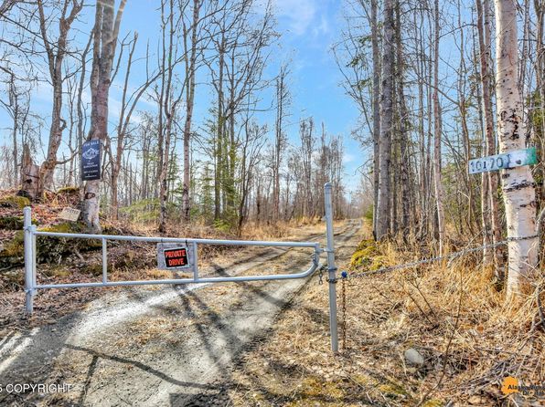 10190 W Togowoods Dr, Wasilla, AK 99623