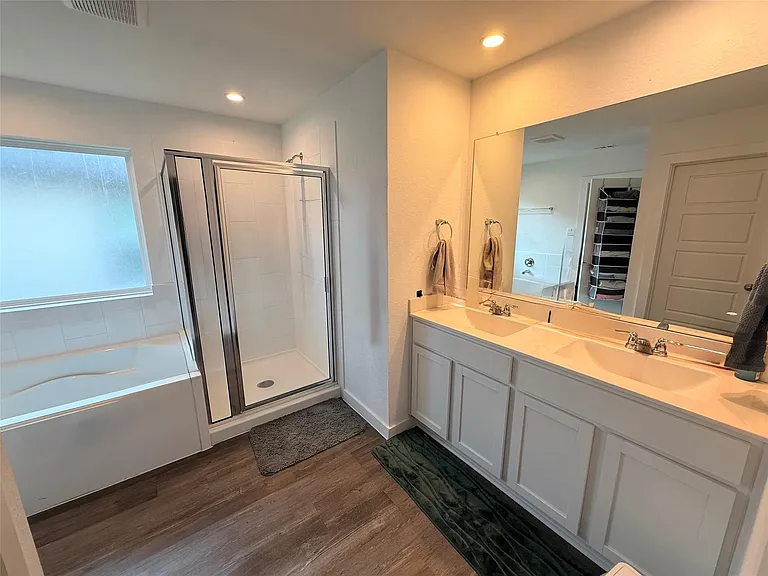 1210 Hughes Crossing Dr — Photo 11