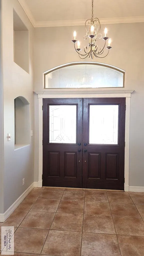 4 bed, 3.0 bath, 2407 sqft, $3,200 — Photo 4
