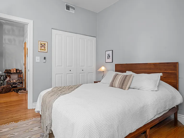 923 W Belle Plaine Ave #2 — Photo 9