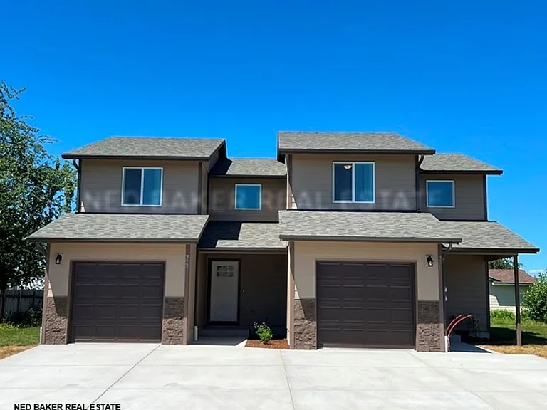 391-393 Clover St — Photo 5