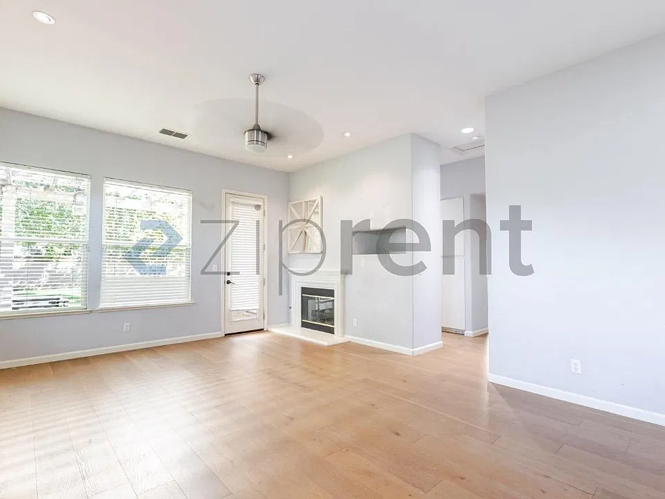 2632 Arbury Ct